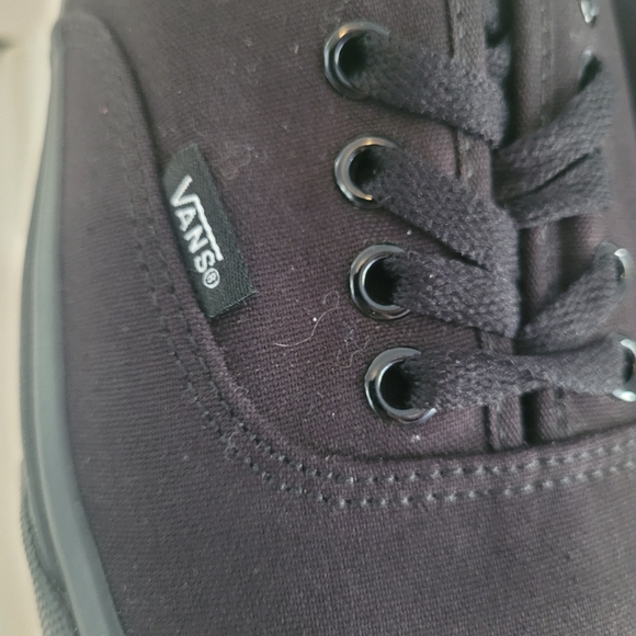 Vans black Shoes Sneakers  No 72136 Size 12 US Free Shoe bag enclosed - Picture 8 of 9